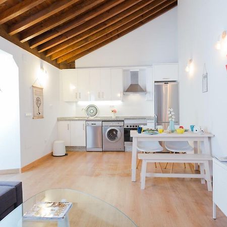 Hola Malaga Centro Apartment ภายนอก รูปภาพ