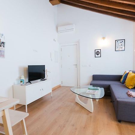 Hola Malaga Centro Apartment ภายนอก รูปภาพ