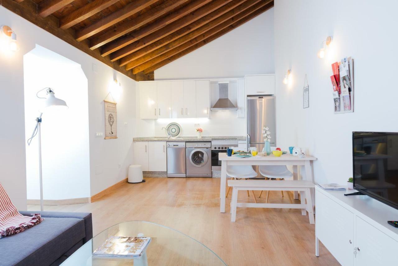 Hola Malaga Centro Apartment ภายนอก รูปภาพ