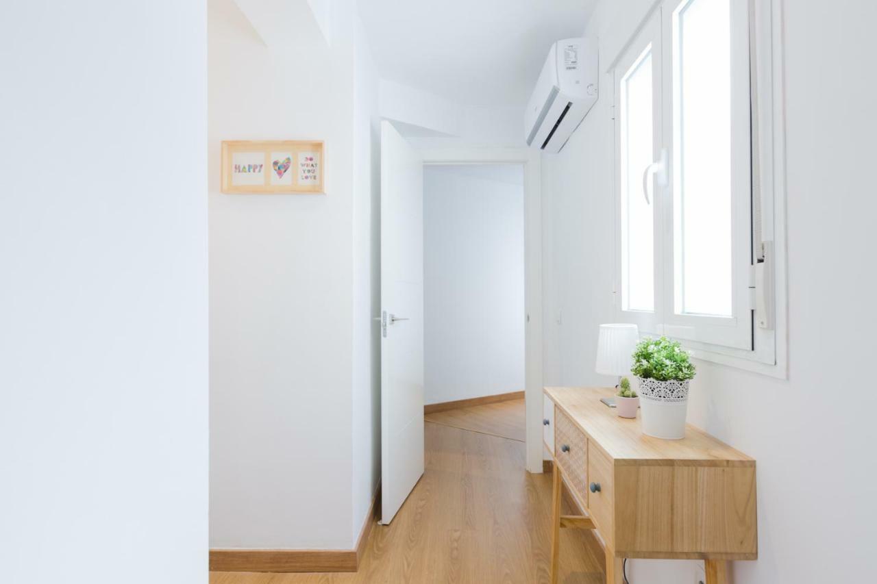 Hola Malaga Centro Apartment ภายนอก รูปภาพ