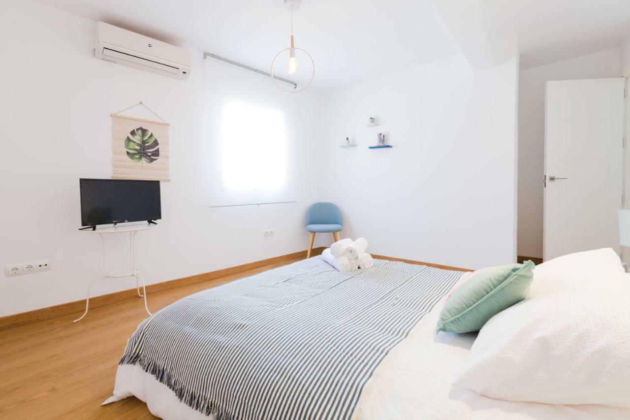 Hola Malaga Centro Apartment ภายนอก รูปภาพ